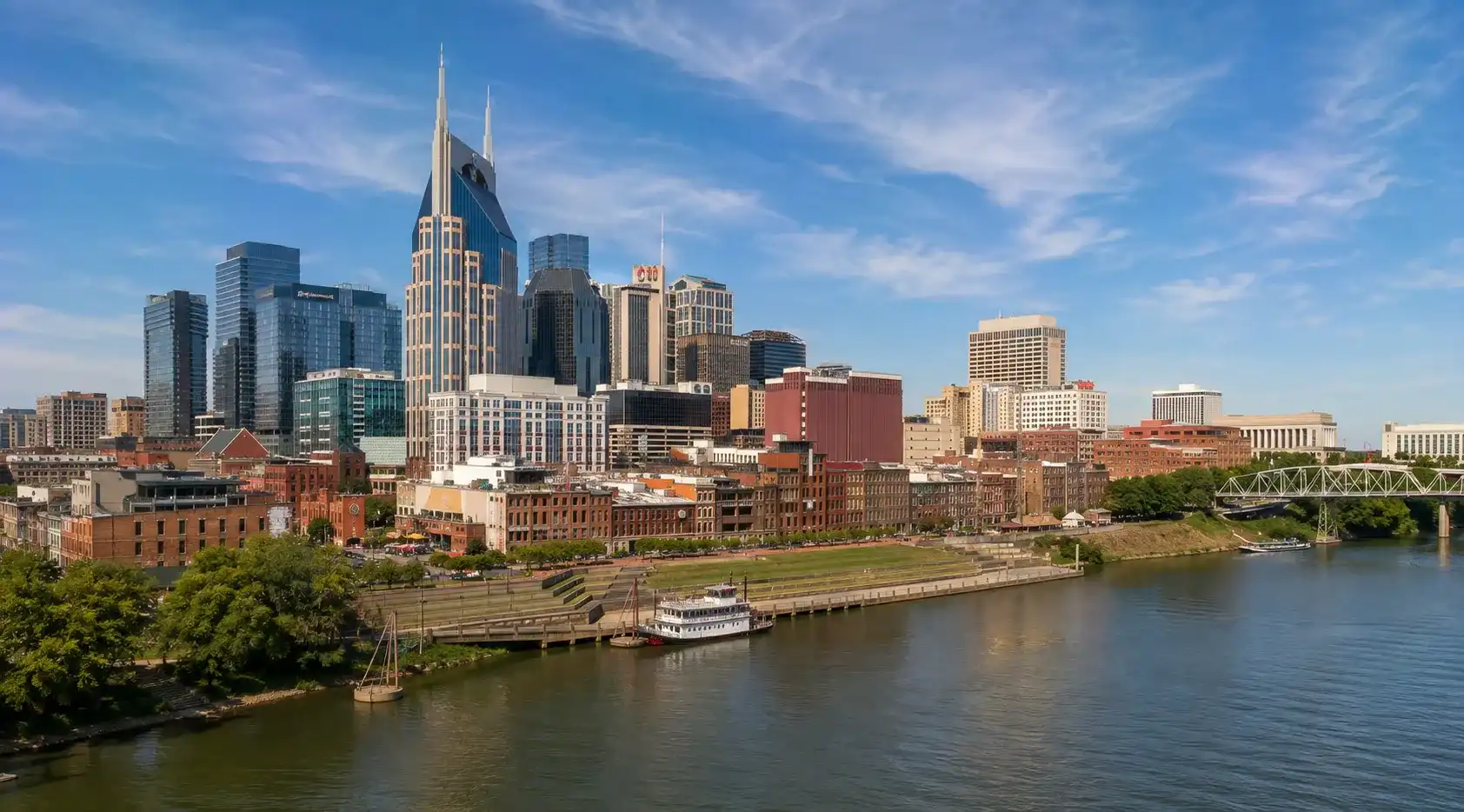 Downtown Nashville skyline and Cumberland River in Tennessee